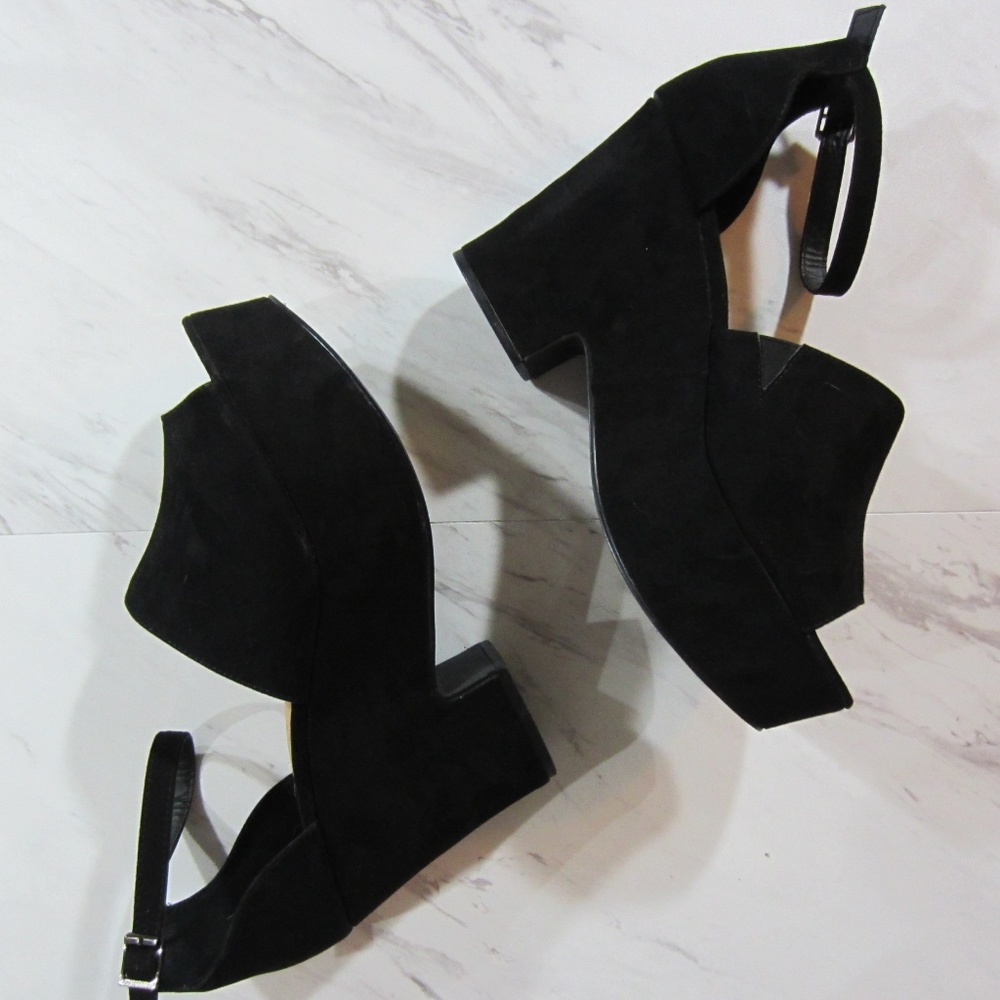 Torrid 13 Platform Velvet Black Heel Peep Toe